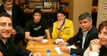 Reunión de Ángel Varea y los hosteleros de la calle Laurel